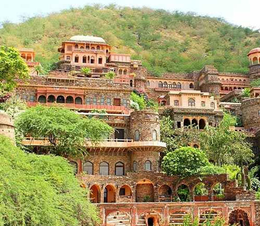 Top-Must-Visit-Places-Near-Delhi-For-A-Road-Trip