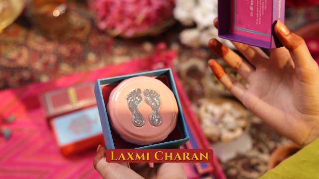 Phool Ramayana Diwali Gift Box 2026 – Ramayana Tray, Diyas, Laxmi Charan, Rose Bud Lamp, Candles, Havan Cups, Sweets & Playing Cards