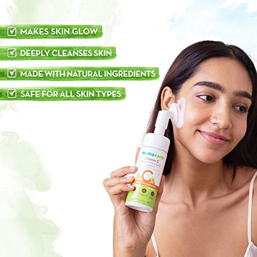 MamaEarth Vitamin C Face Wash with Foaming Silicone Cleanser Brush Powered