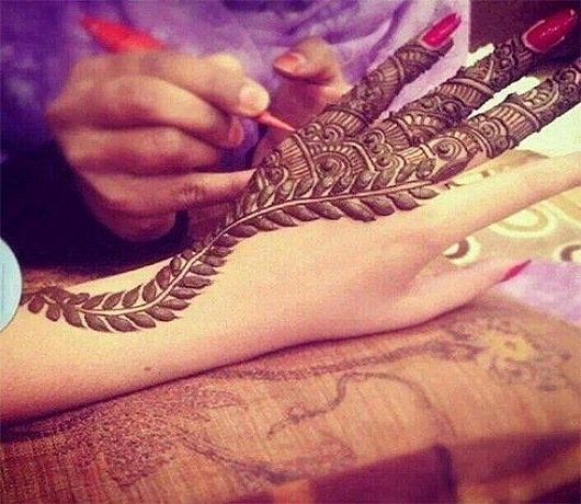 Leaves mehndi design